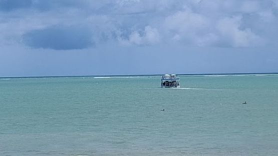 PASSEIO DE BARCO AREIA VERMELHA COM TRANSPORTE IDA E VOLTA