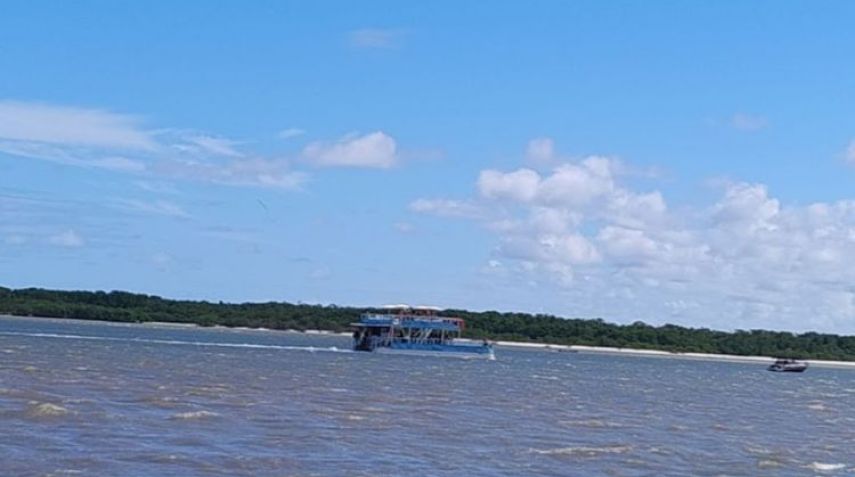PASSEIO DE BARCO ILHA VERMELHA (SO CATAMAR&Atilde; &ndash; APENAS EM MARE BAIXA)